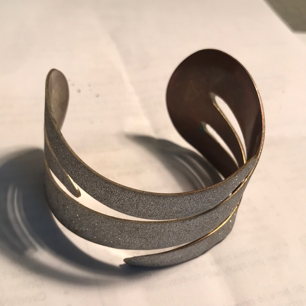 Bangle bracelet